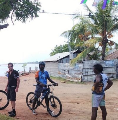 Weland Mahar Cycling on the  tour with redspokes